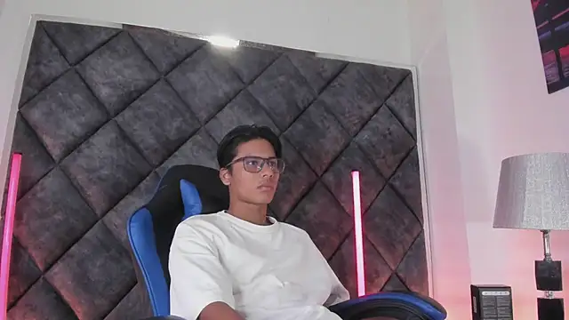 LiamKron's Webcam Show