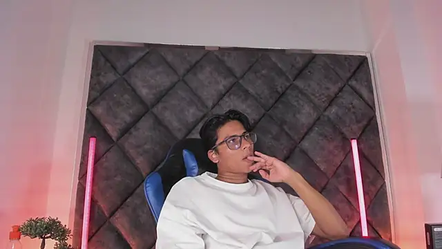 LiamKron 网络视讯表演