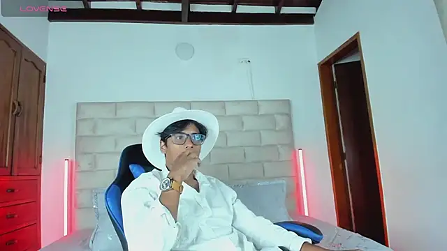 LiamKron Pertunjukan Webcam