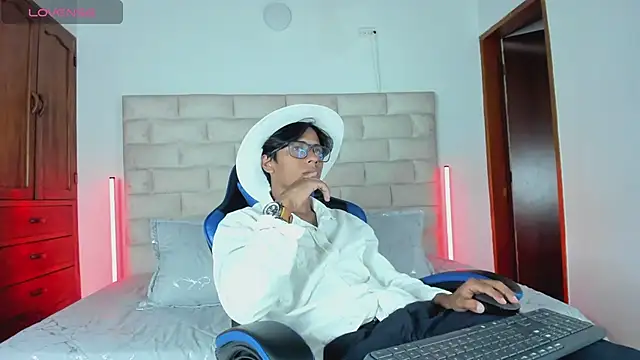 LiamKron 网络视讯表演