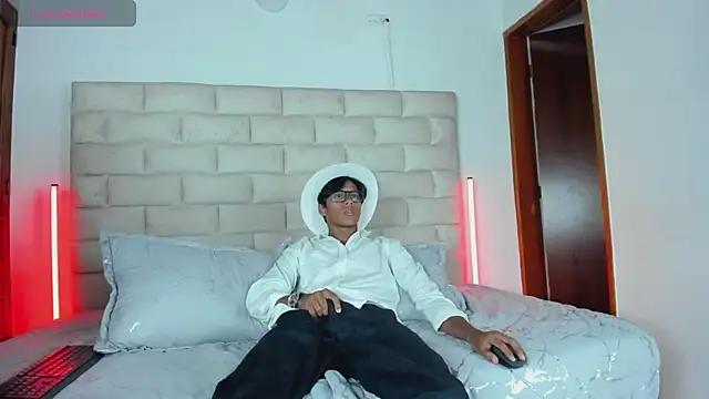 LiamKron Webcam Show