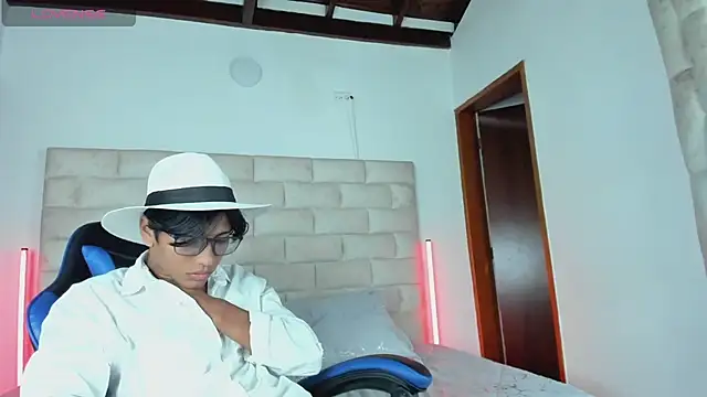 LiamKron webcam show