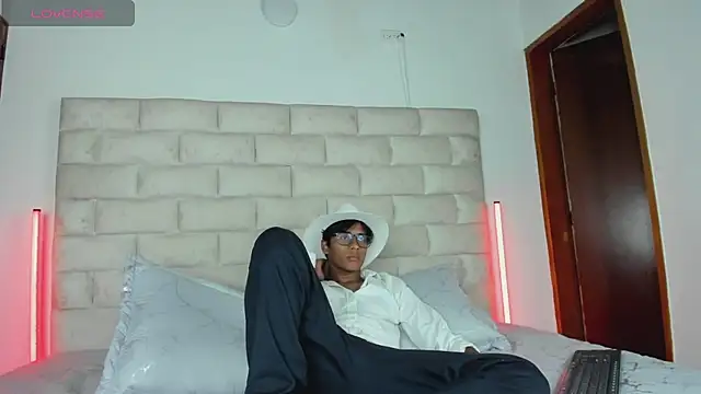 LiamKron's Webcam Show