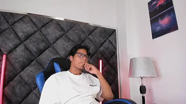 LiamKron Pertunjukan Webcam