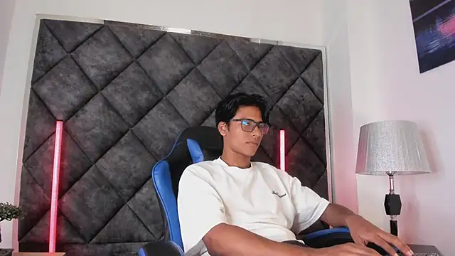 LiamKron Pertunjukan Webcam