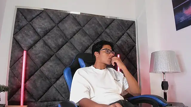 LiamKron Pertunjukan Webcam