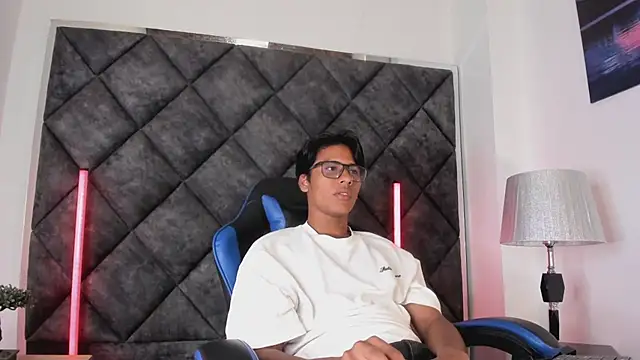LiamKron 网络视讯表演