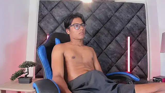 LiamKron Pertunjukan Webcam