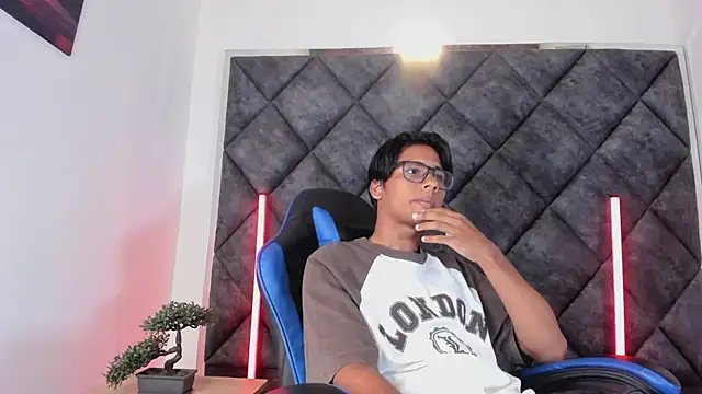 LiamKron Webcam Show