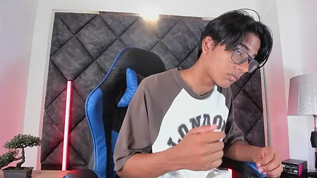 LiamKron Webcam Show