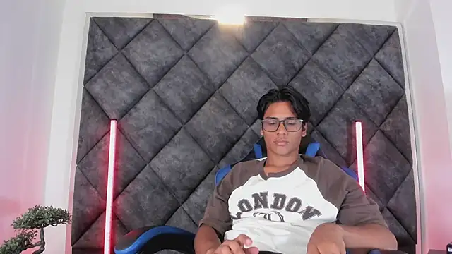 LiamKron 网络视讯表演