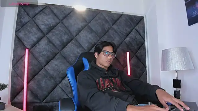 LiamKron webcam show