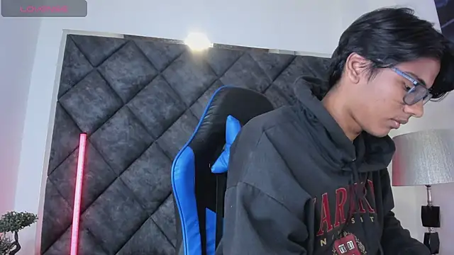 LiamKron Pertunjukan Webcam