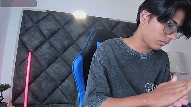 LiamKron Adlı Modelin Web Kamerası Şovu