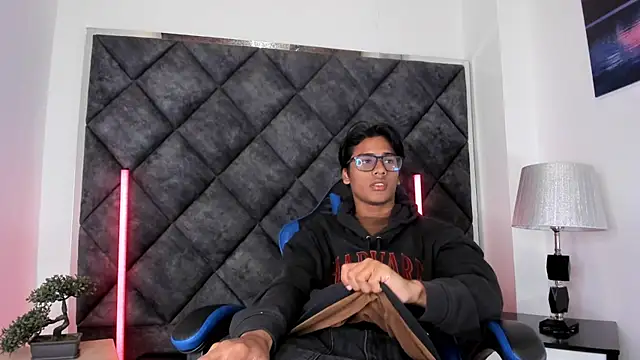 LiamKron Pertunjukan Webcam