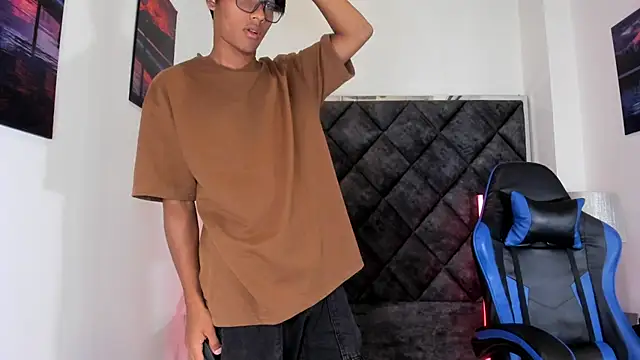 LiamKron Pertunjukan Webcam