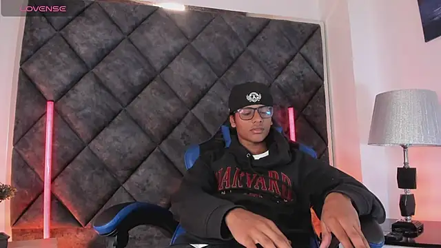 LiamKron Adlı Modelin Web Kamerası Şovu