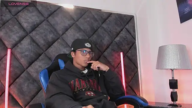 LiamKron Pertunjukan Webcam