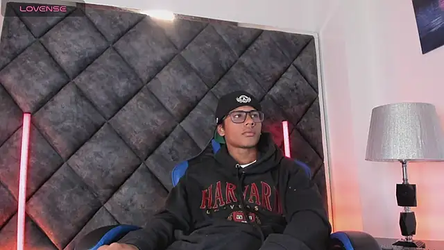 LiamKron Adlı Modelin Web Kamerası Şovu