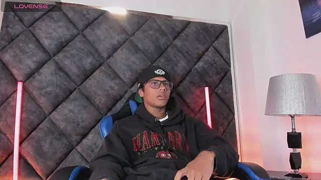 LiamKron Webcamshow