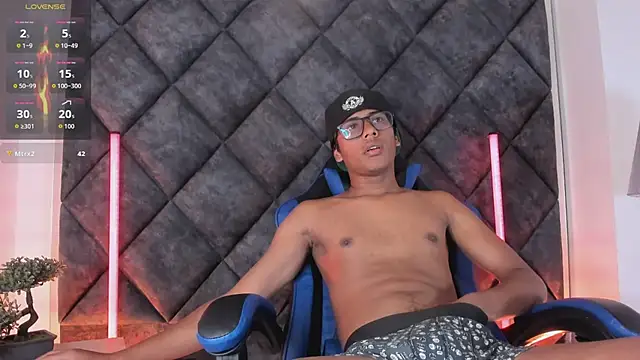 Show modela LiamKron na web-kameri