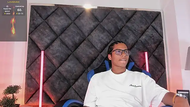 LiamKron webkamerás műsora