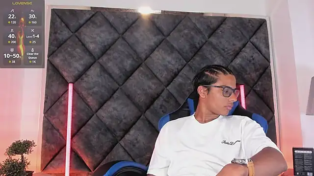 LiamKron 在線直播表演