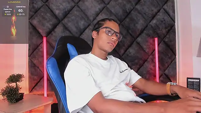 LiamKron Adlı Modelin Web Kamerası Şovu
