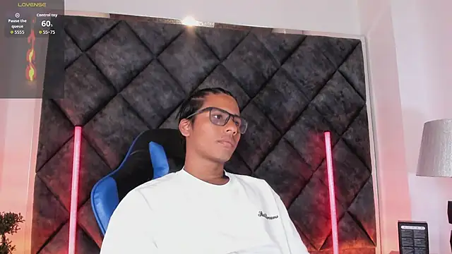 LiamKron Pertunjukan Webcam