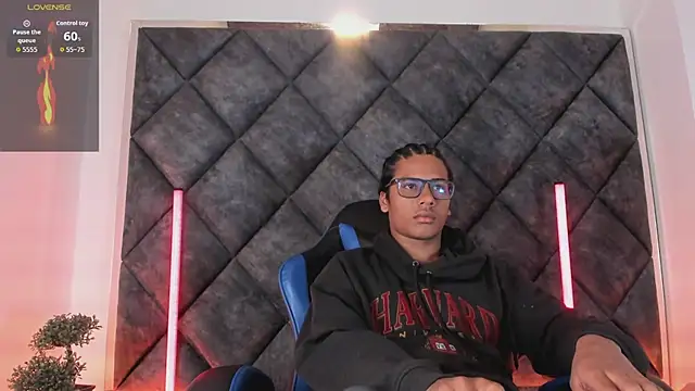 LiamKron webkamerás műsora