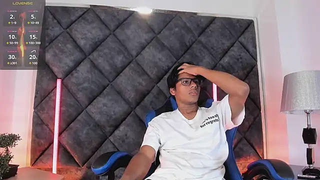 LiamKron 在線直播表演