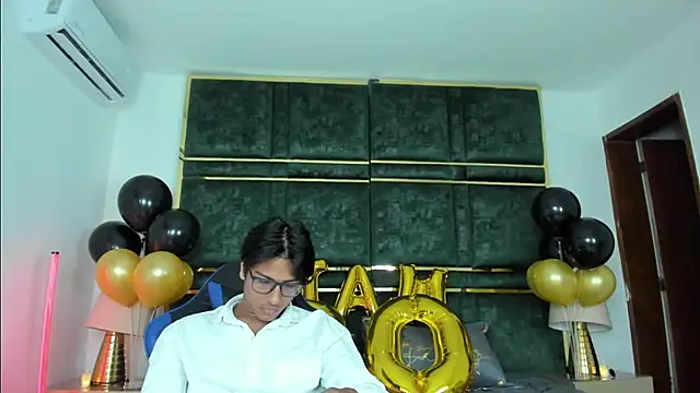 LiamKron webcam show