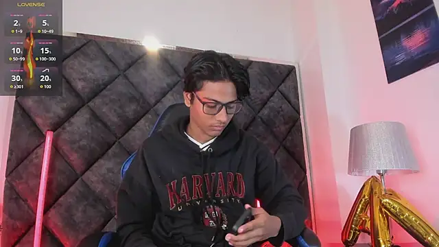 LiamKron Pertunjukan Webcam