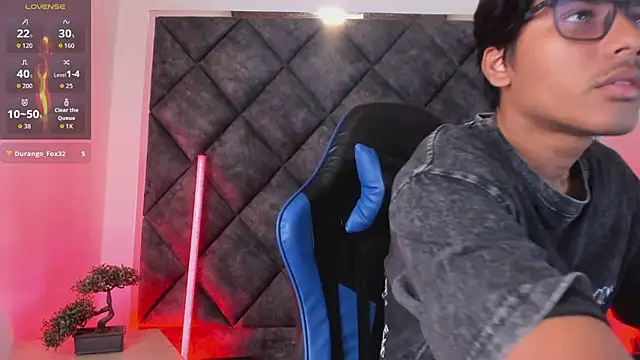 Show modela LiamKron na web-kameri