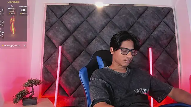 Show modela LiamKron na web-kameri