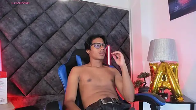 LiamKron 网络视讯表演