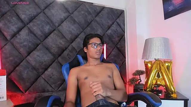 LiamKron Adlı Modelin Web Kamerası Şovu