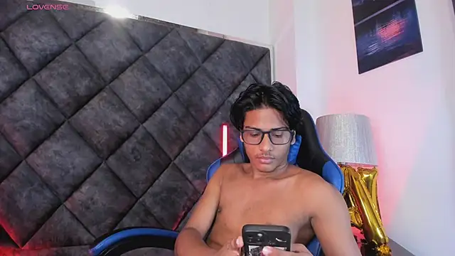 LiamKron's Webcam Show