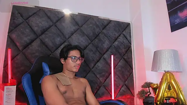 LiamKron Adlı Modelin Web Kamerası Şovu