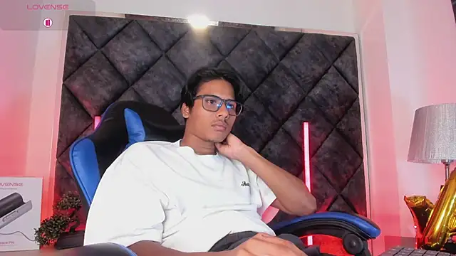 LiamKron webkamerás műsora