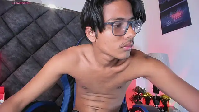 LiamKron 网络视讯表演
