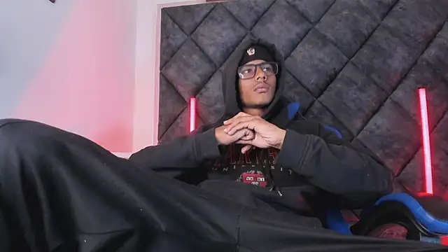 LiamKron Show Webcam