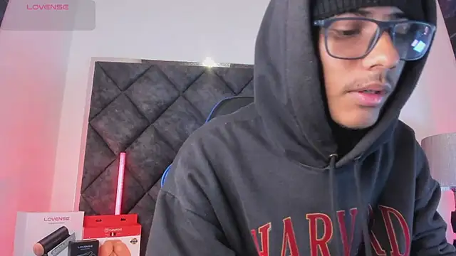LiamKron 在線直播表演