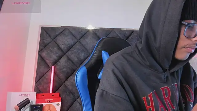 LiamKron Pertunjukan Webcam