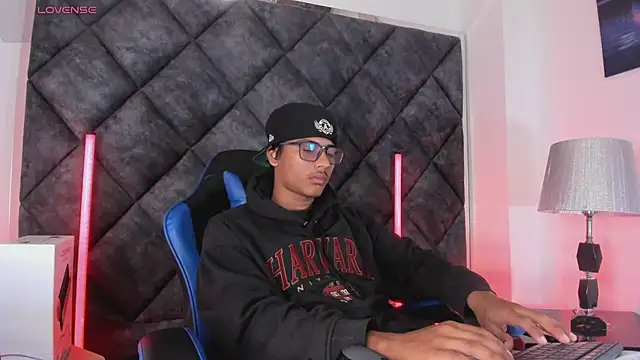 LiamKron webkamerás műsora