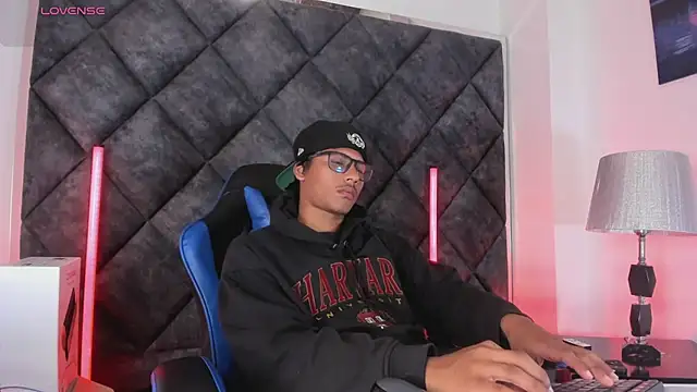 LiamKron Webcamshow