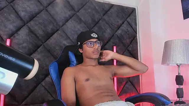 LiamKron 网络视讯表演