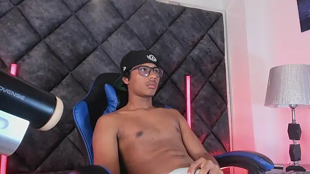 LiamKron Webcamshow