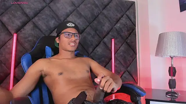 LiamKron Pertunjukan Webcam