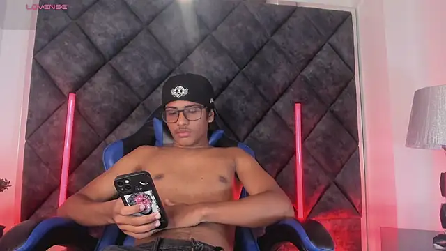 LiamKron's Webcam Show